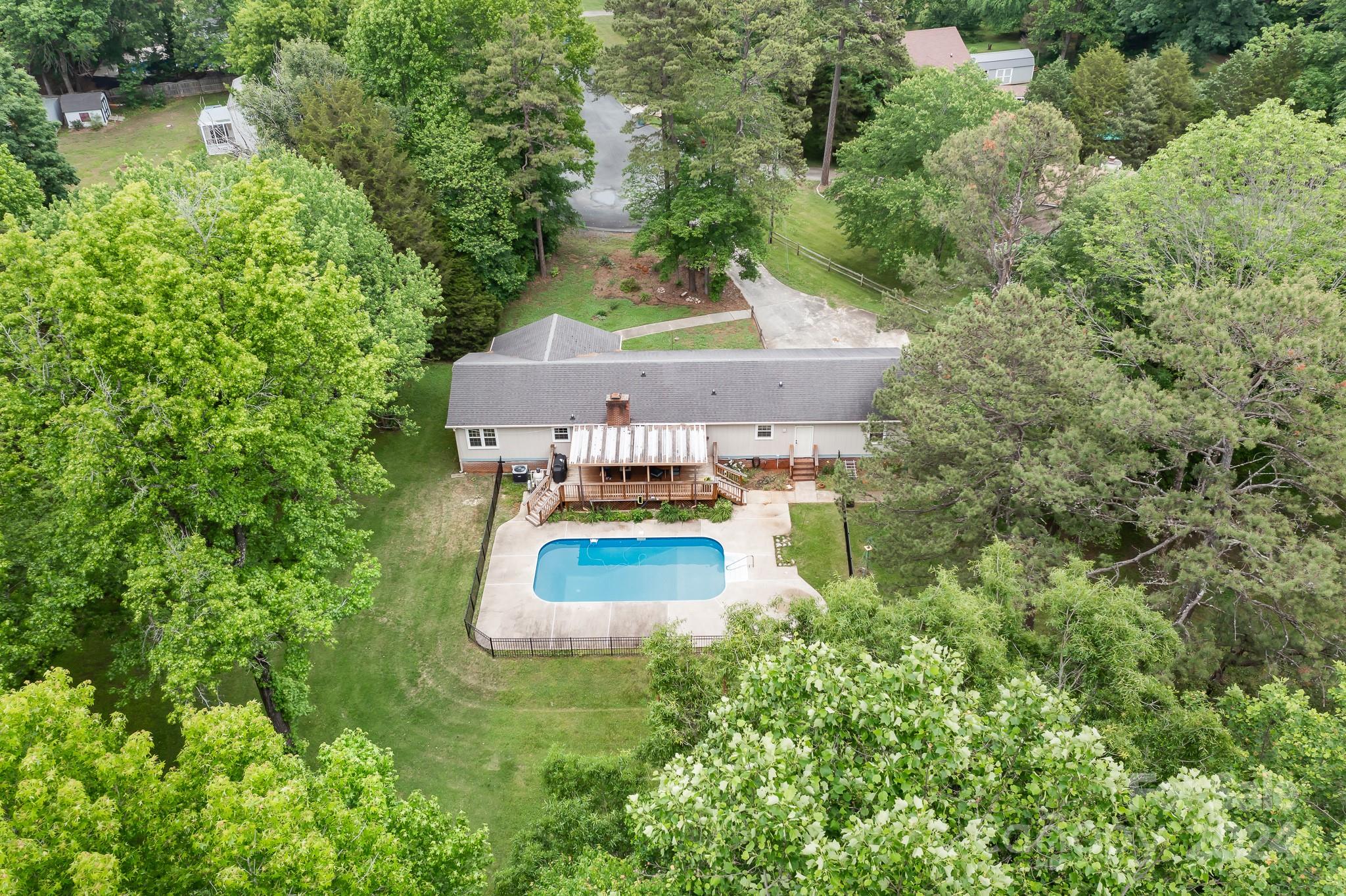 Country Knoll - Residential