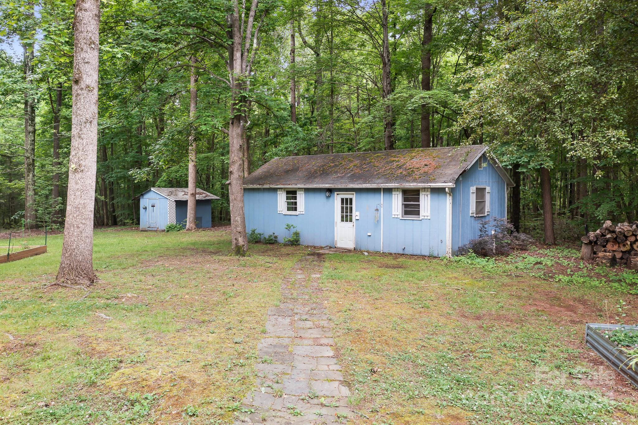 Country Knoll - Residential