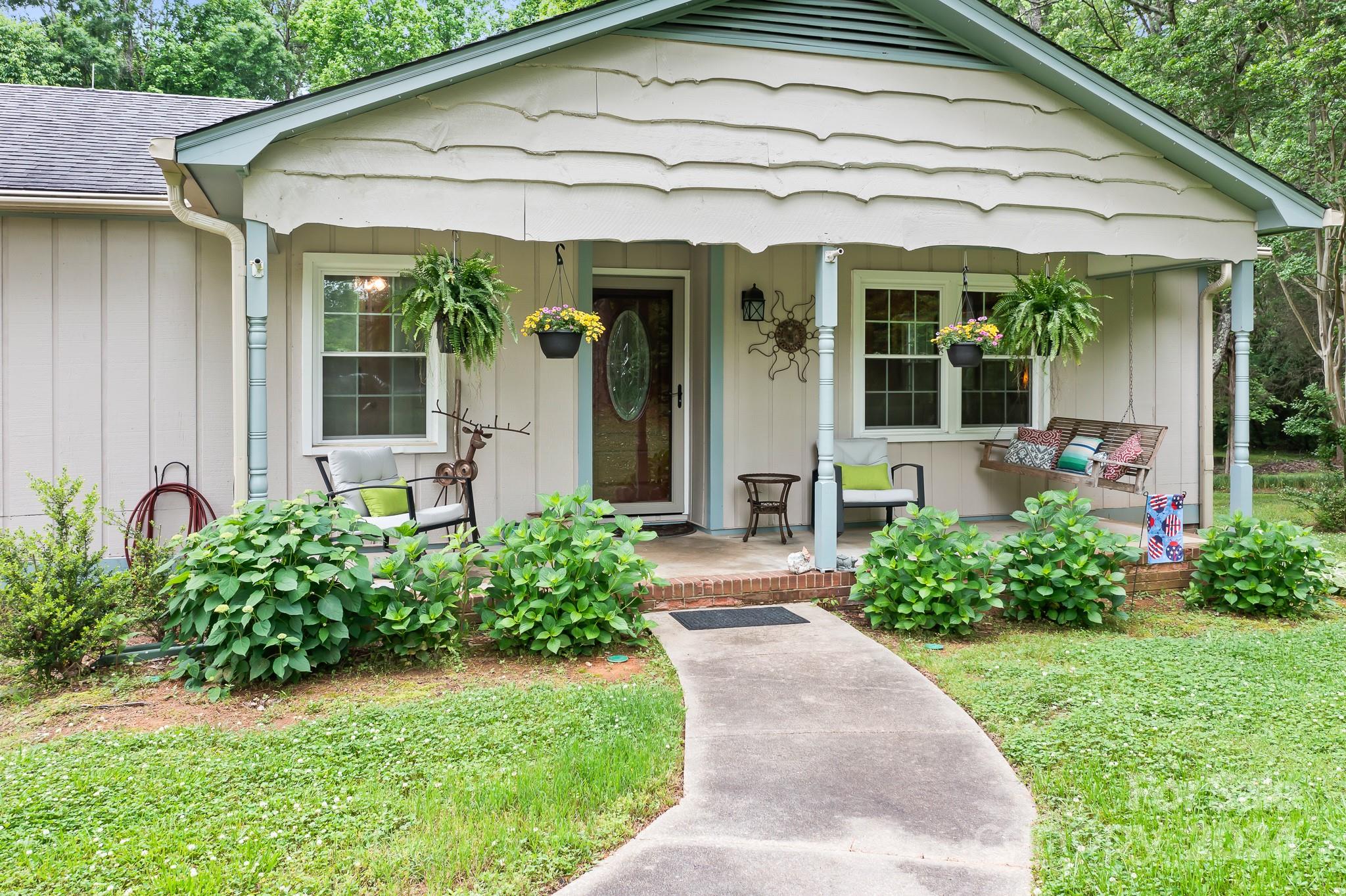 Country Knoll - Residential