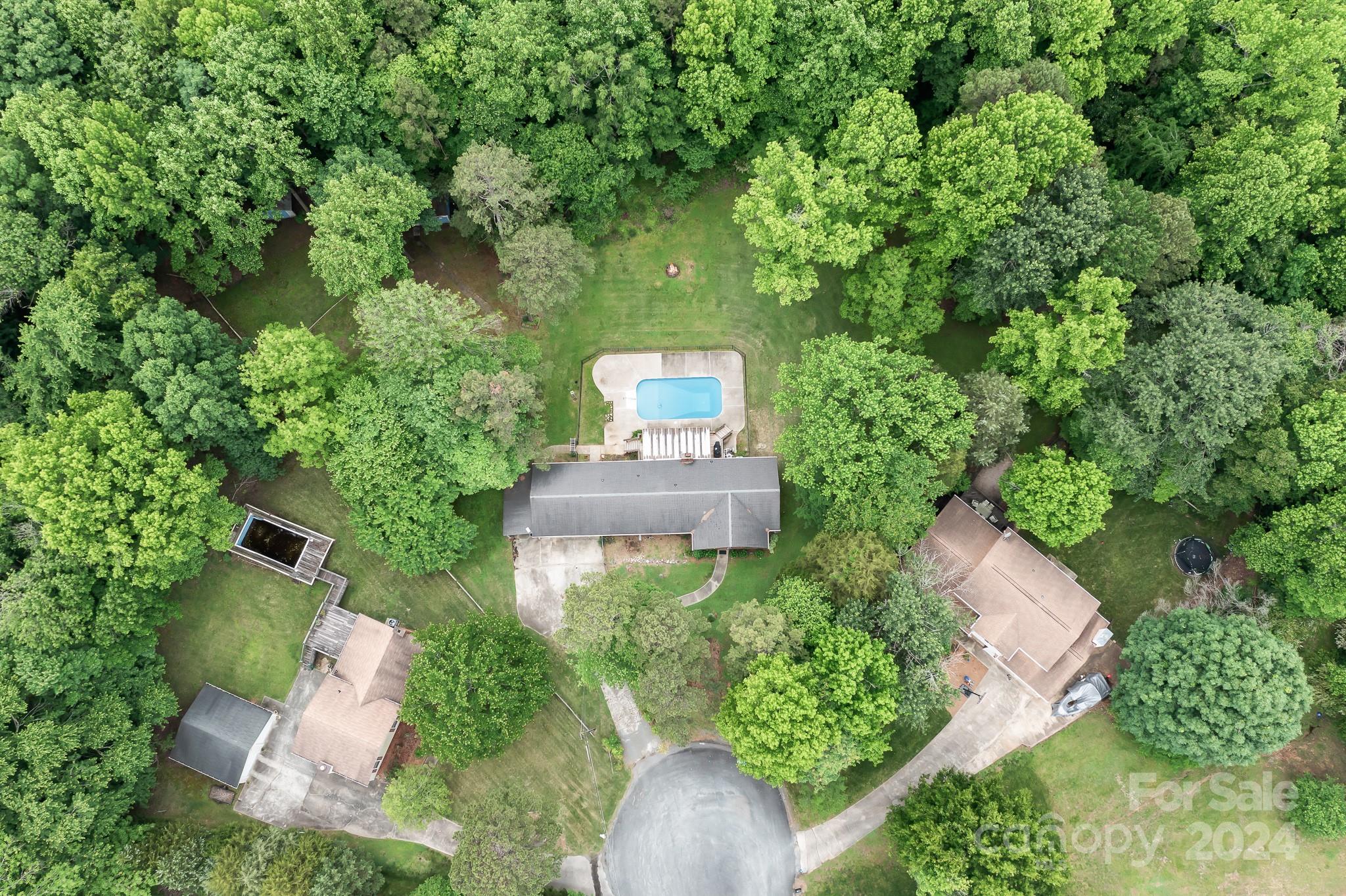 Country Knoll - Residential