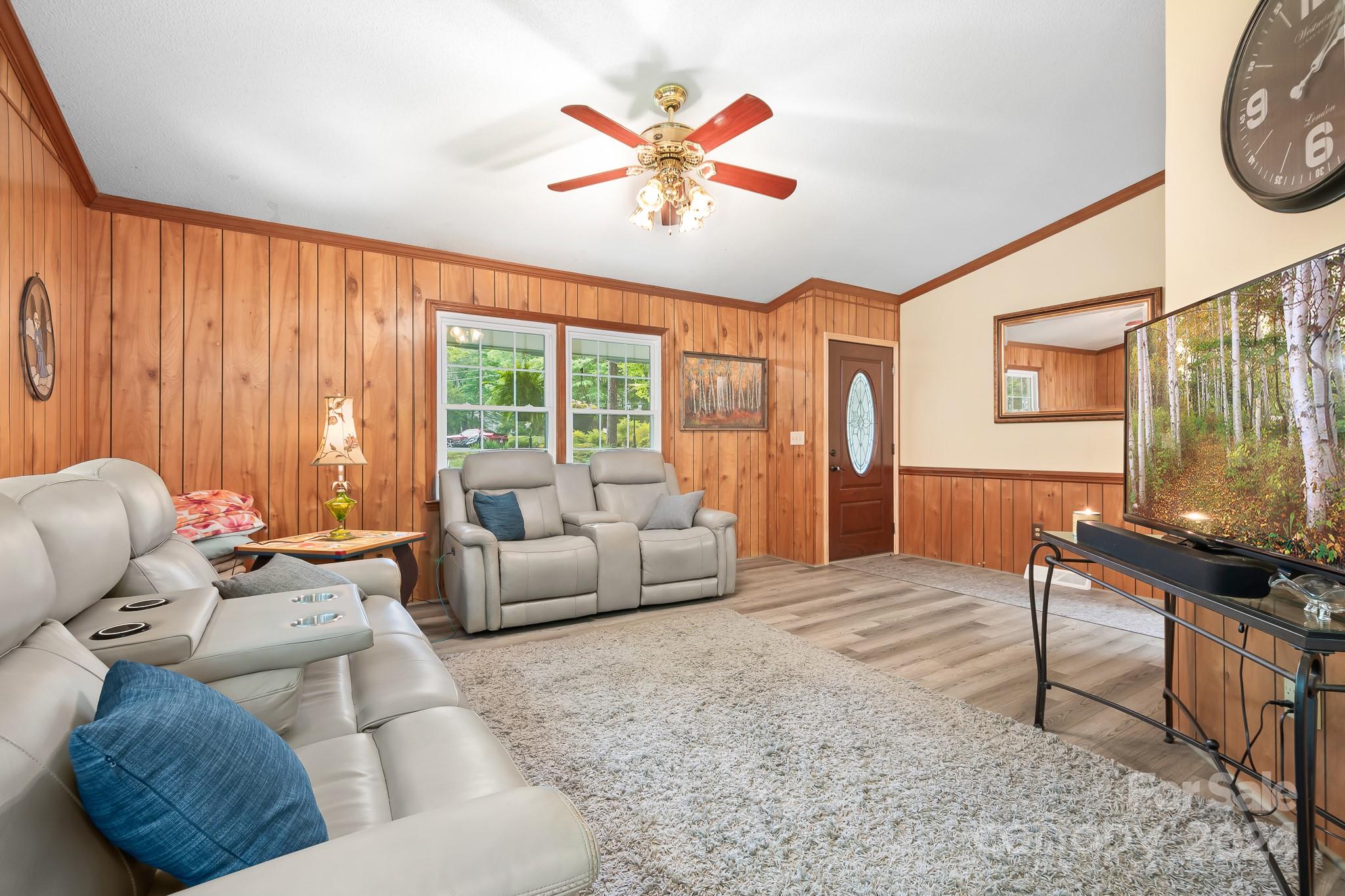 Country Knoll - Residential