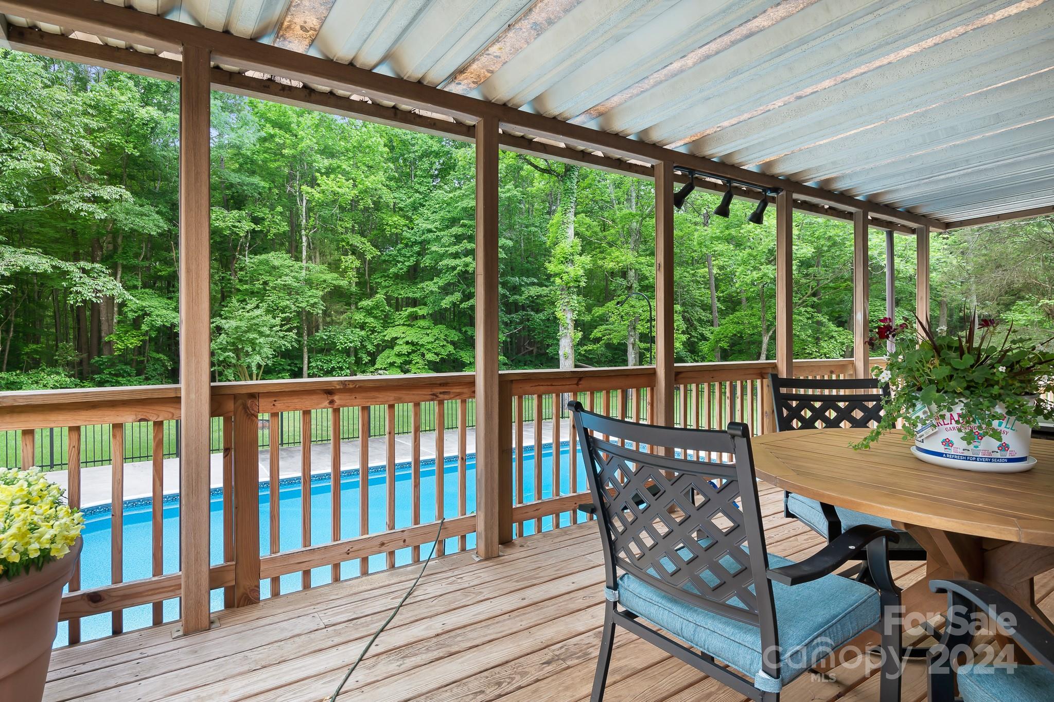 Country Knoll - Residential