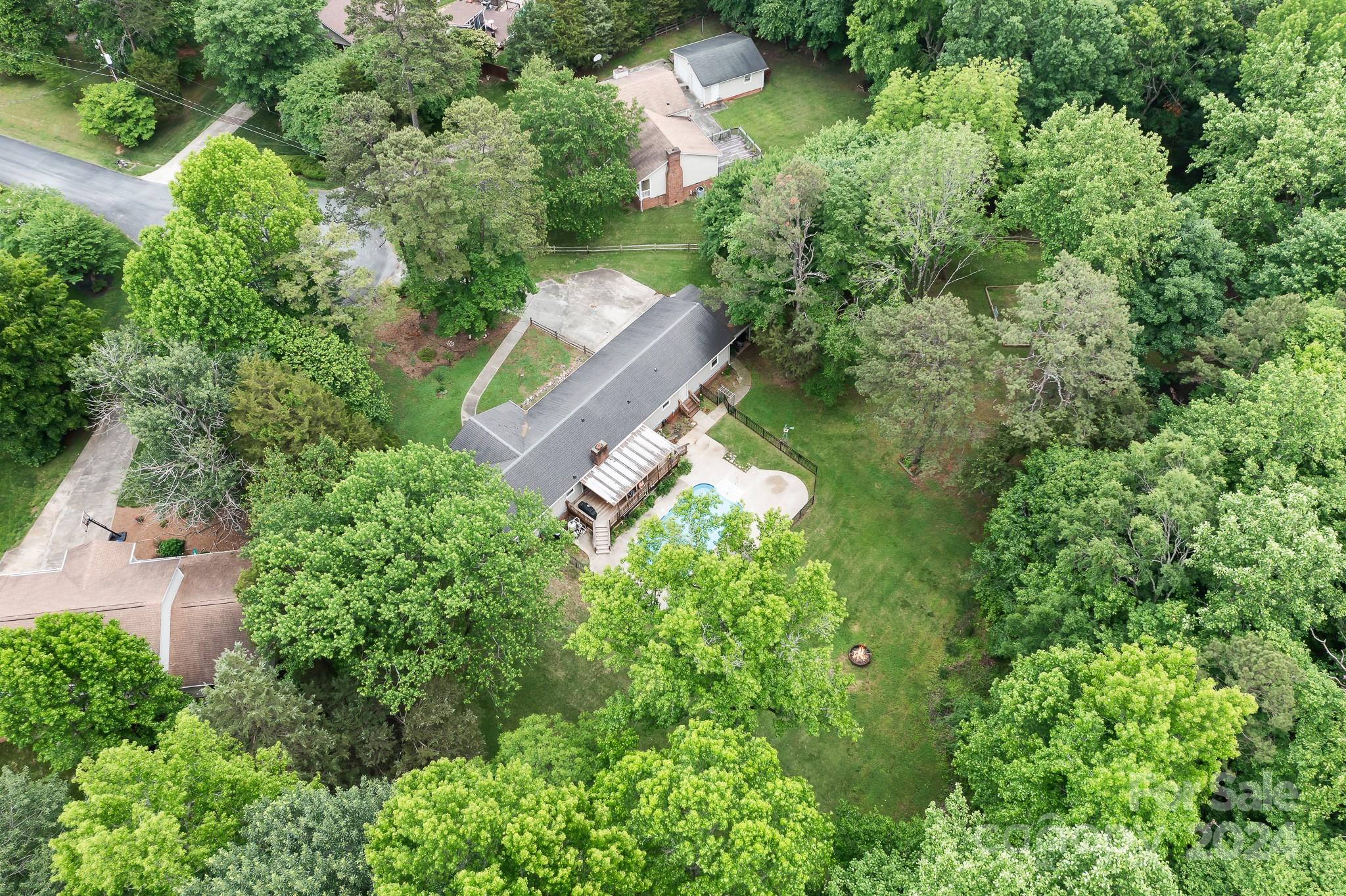 Country Knoll - Residential