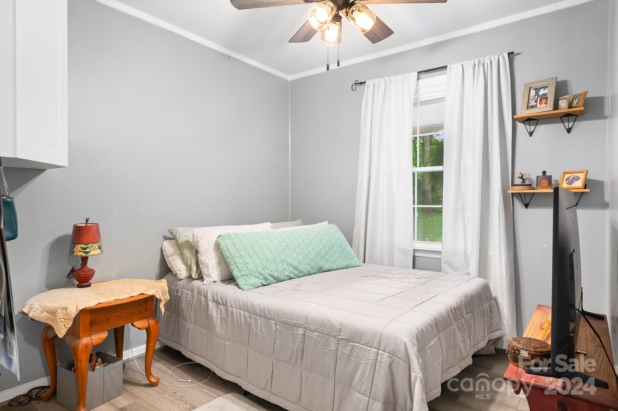 Country Knoll - Residential