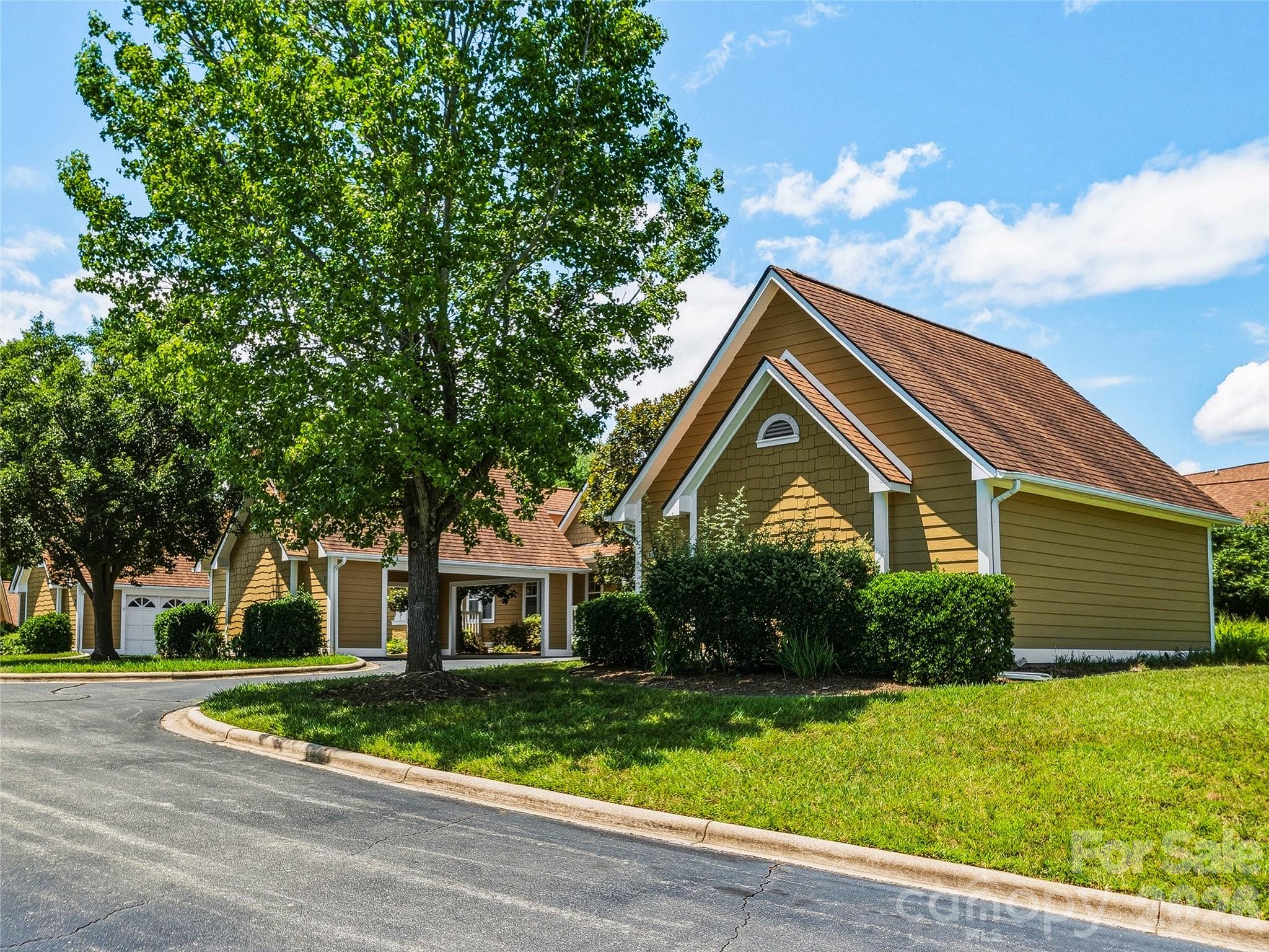 102 Rough Point Court