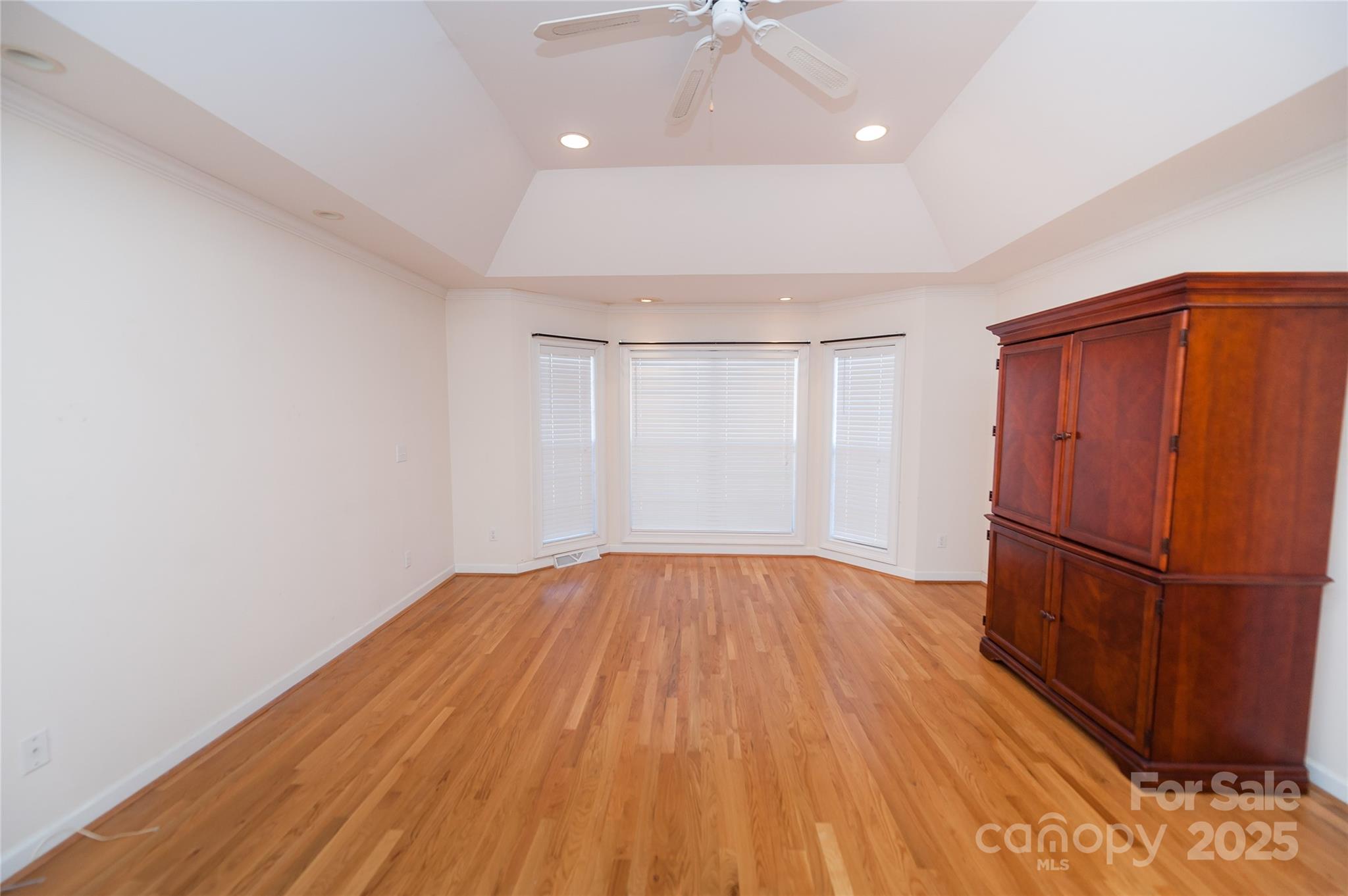 Links O Tryon - Residential