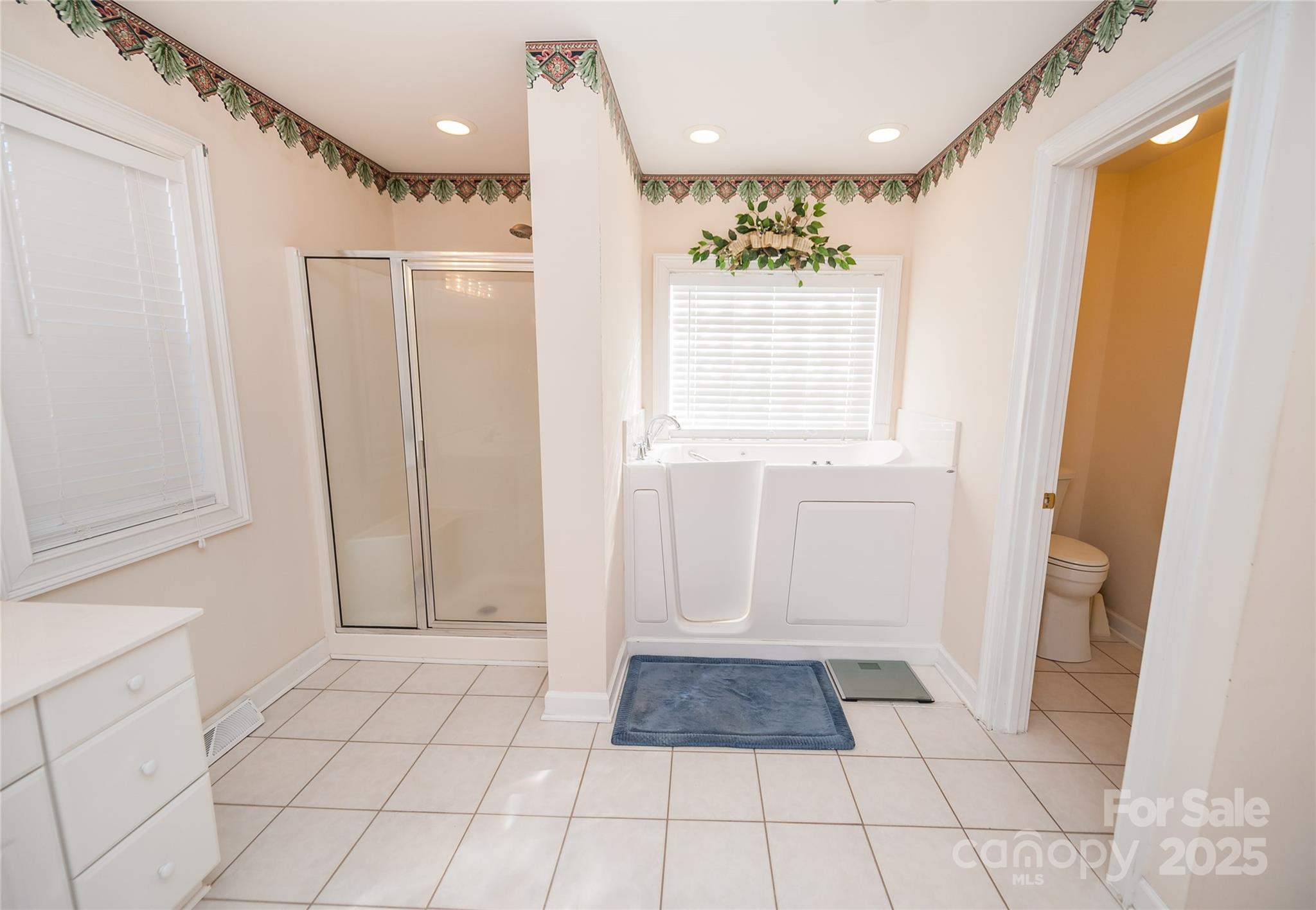 Links O Tryon - Residential