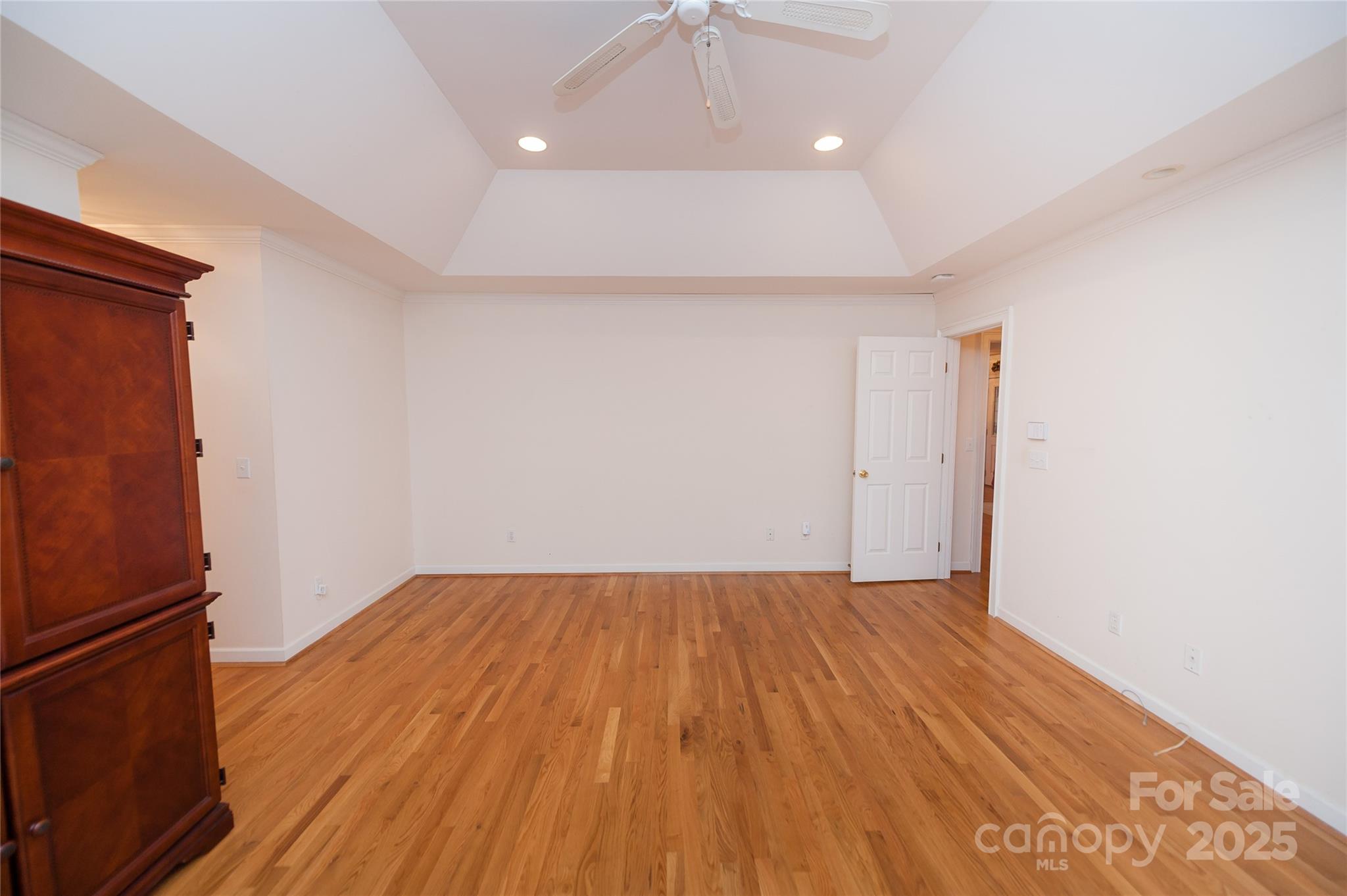 Links O Tryon - Residential