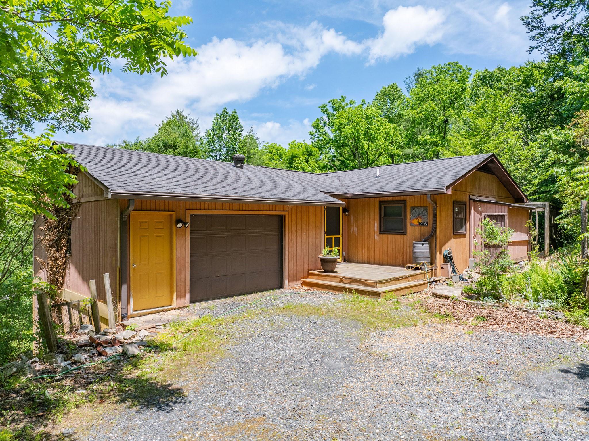 295 Richmond Road, Bakersville, NC, 28705