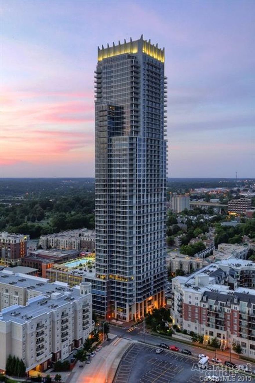 The VUE is a visual experience. Stylish interiors, floor to ceiling windows, oversized balconies overlooking the city, gourmet kitchens and spa-inspired bathrooms. Abundance of amenities including: 24-hour concierge staff, junior Olympic pool, sports court, health club w/ yoga room, VUE Golf Experience, Elegant 50th Floor SKY Lounge,  8th Floor Cyber Bar w/ free wi-fi, Billiards lounge and café with demonstration kitchen, multi-level private garage with controlled access. Schedule a tour today!