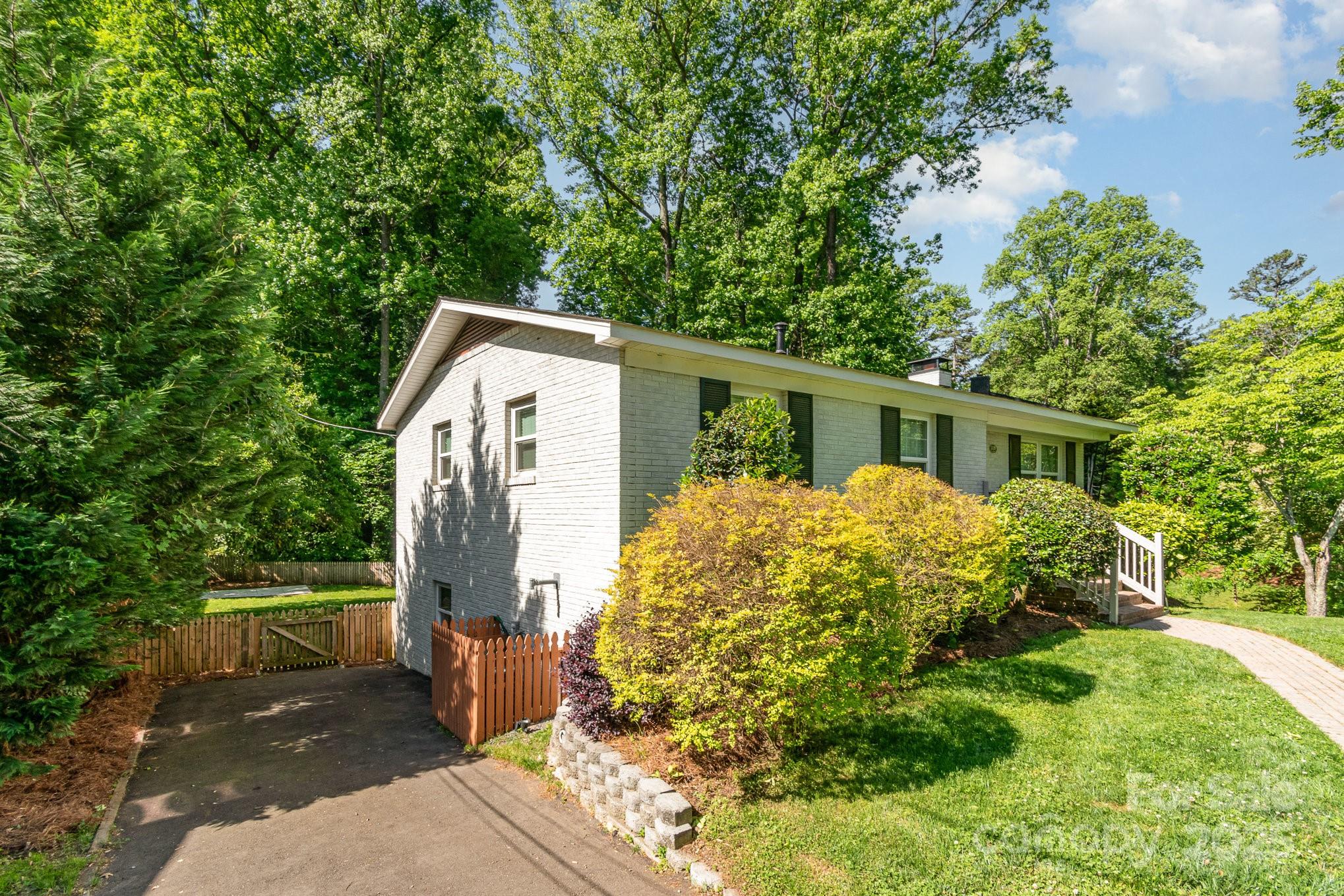 2528 Arnold Drive