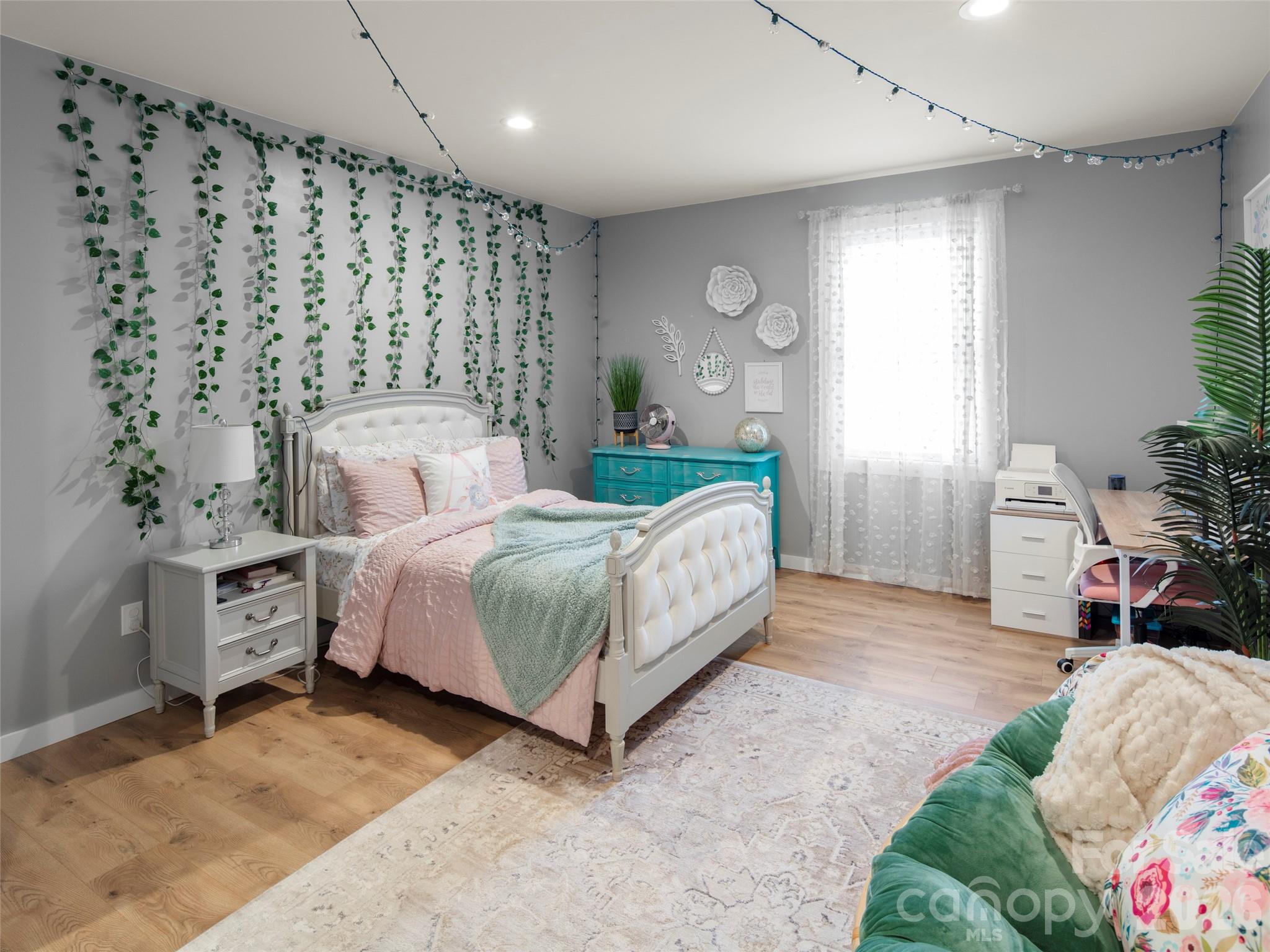 Honeycrisp - Residential