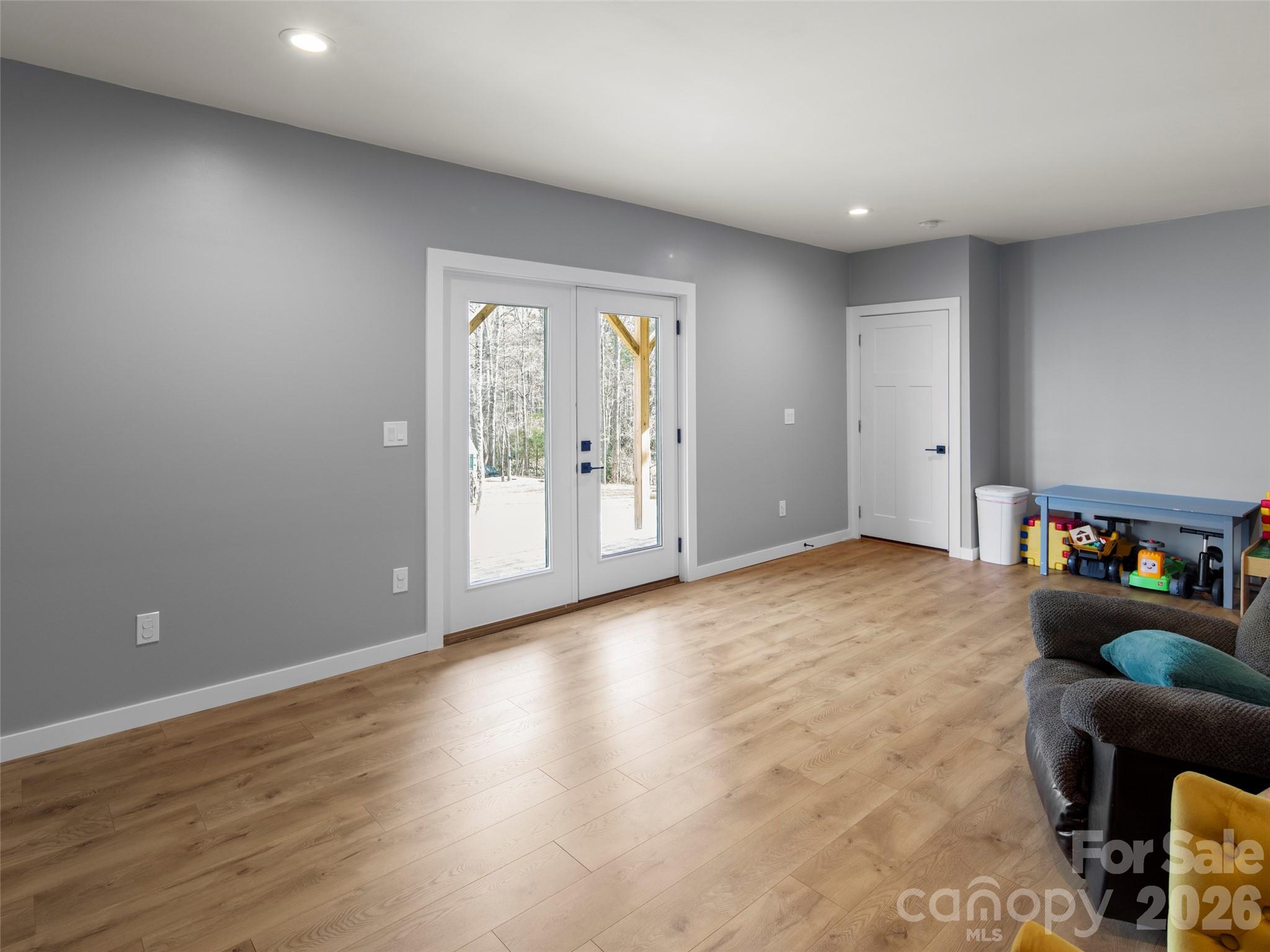 Honeycrisp - Residential