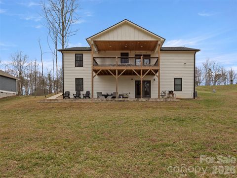127 Walt Drive Hendersonville NC 28792