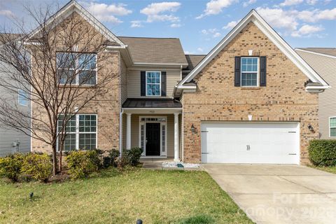 Photo of 7922 Kelburn Lane, Charlotte, NC 28273 (MLS # 4376256)