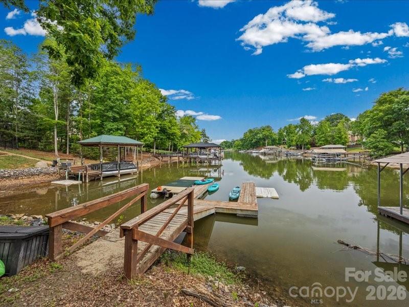 521 Rosebush Lane