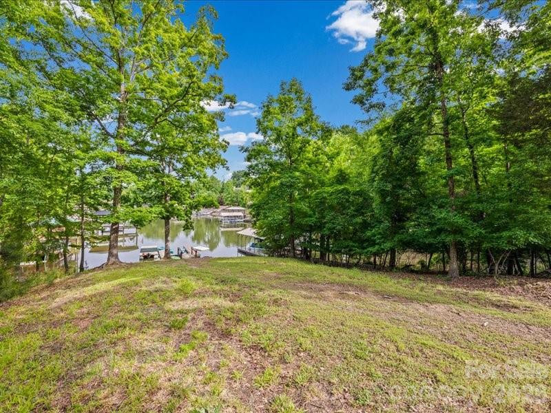 521 Rosebush Lane
