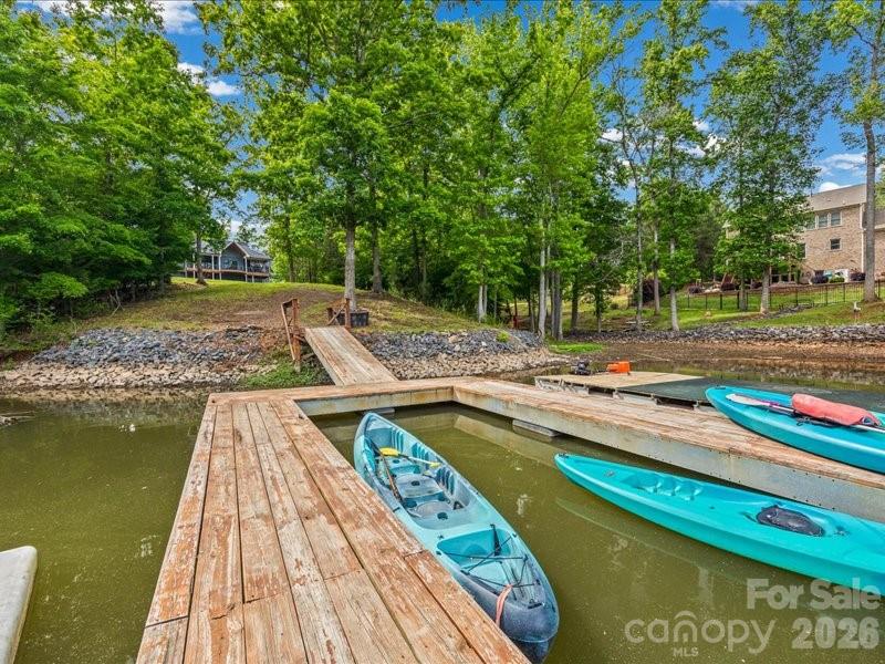 521 Rosebush Lane