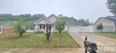 Photo of 5751 Justins Forest Drive, Charlotte, NC 28212 (MLS # 4383461)