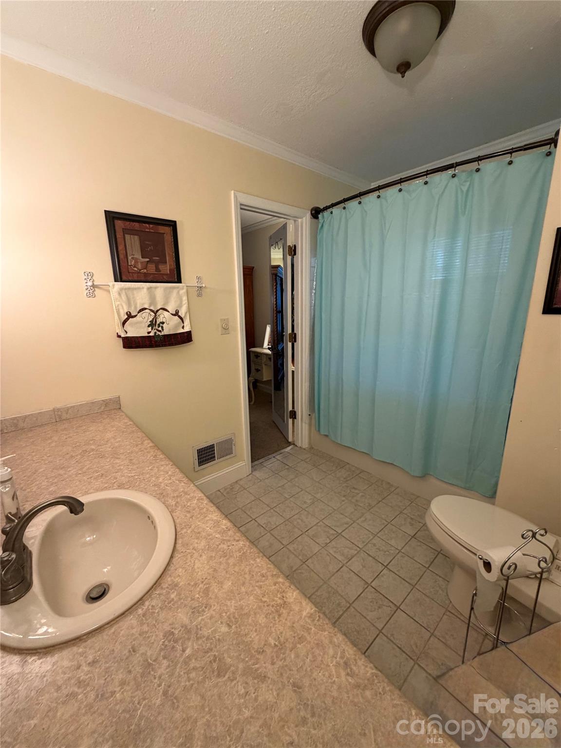 CLAREMONT - Residential