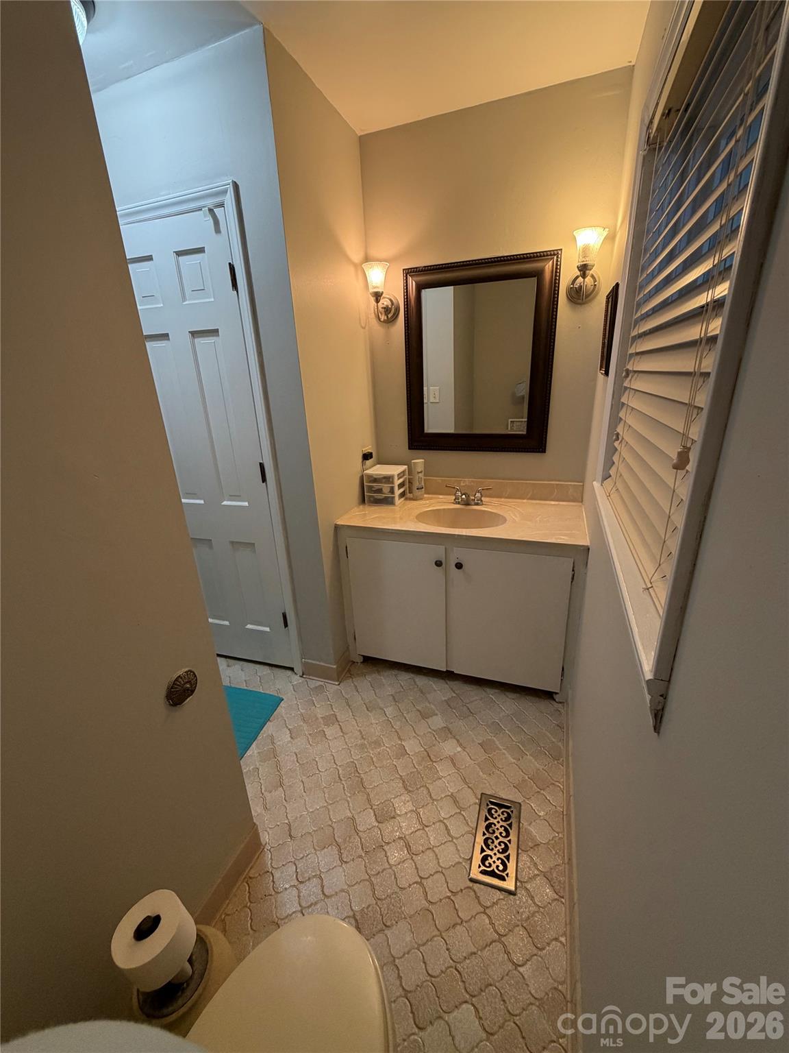 CLAREMONT - Residential