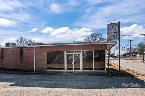 935 Shelton Avenue Statesville NC 28677