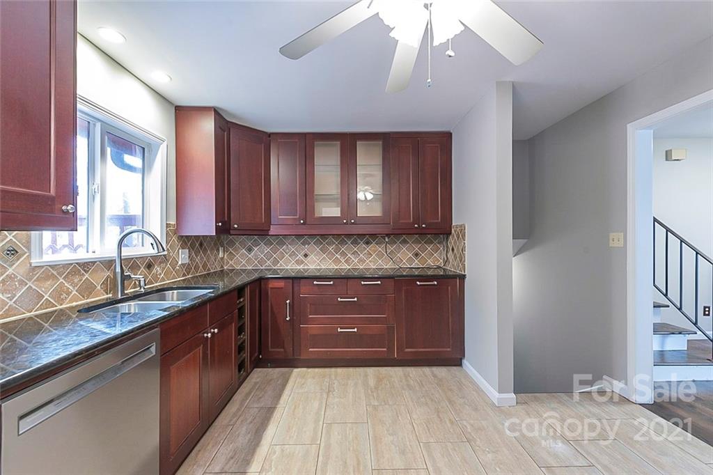 Tega Cay - Residential