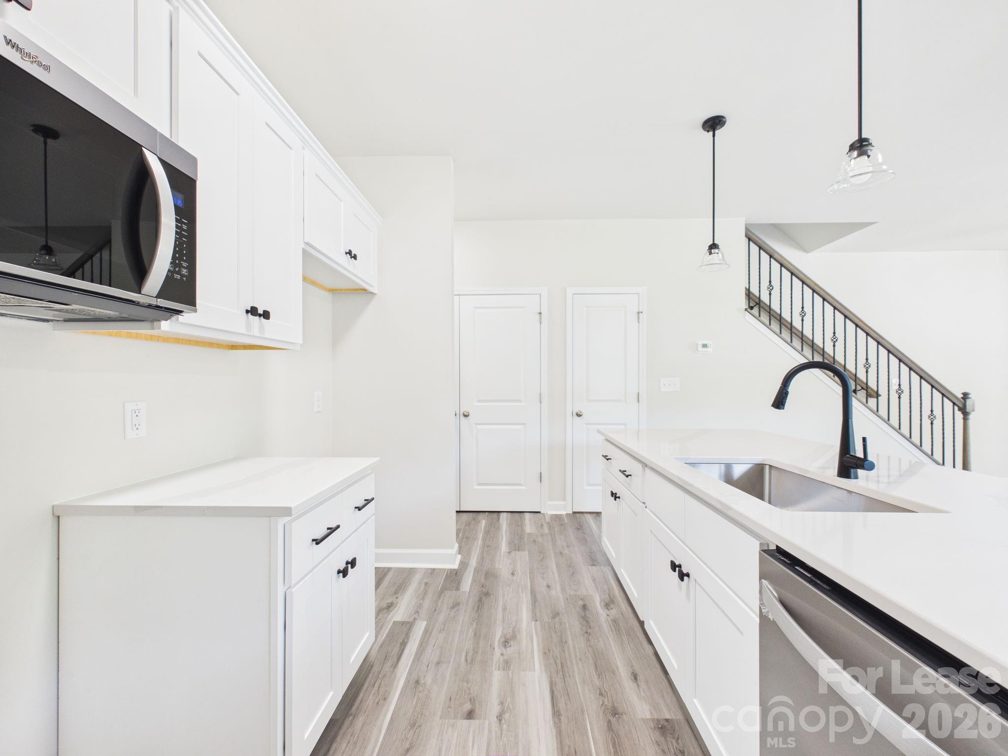 810/812 E Lincoln Street - Photo 3