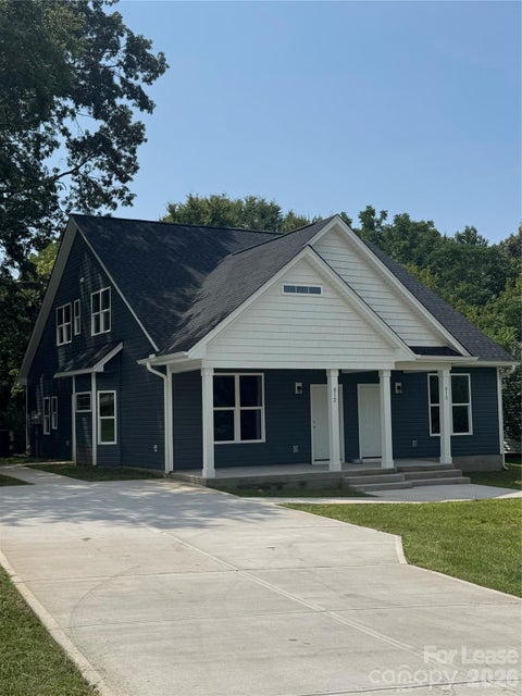 Photo of 810/812 E Lincoln Street, Lincolnton, NC 28092 (MLS # 4414623)