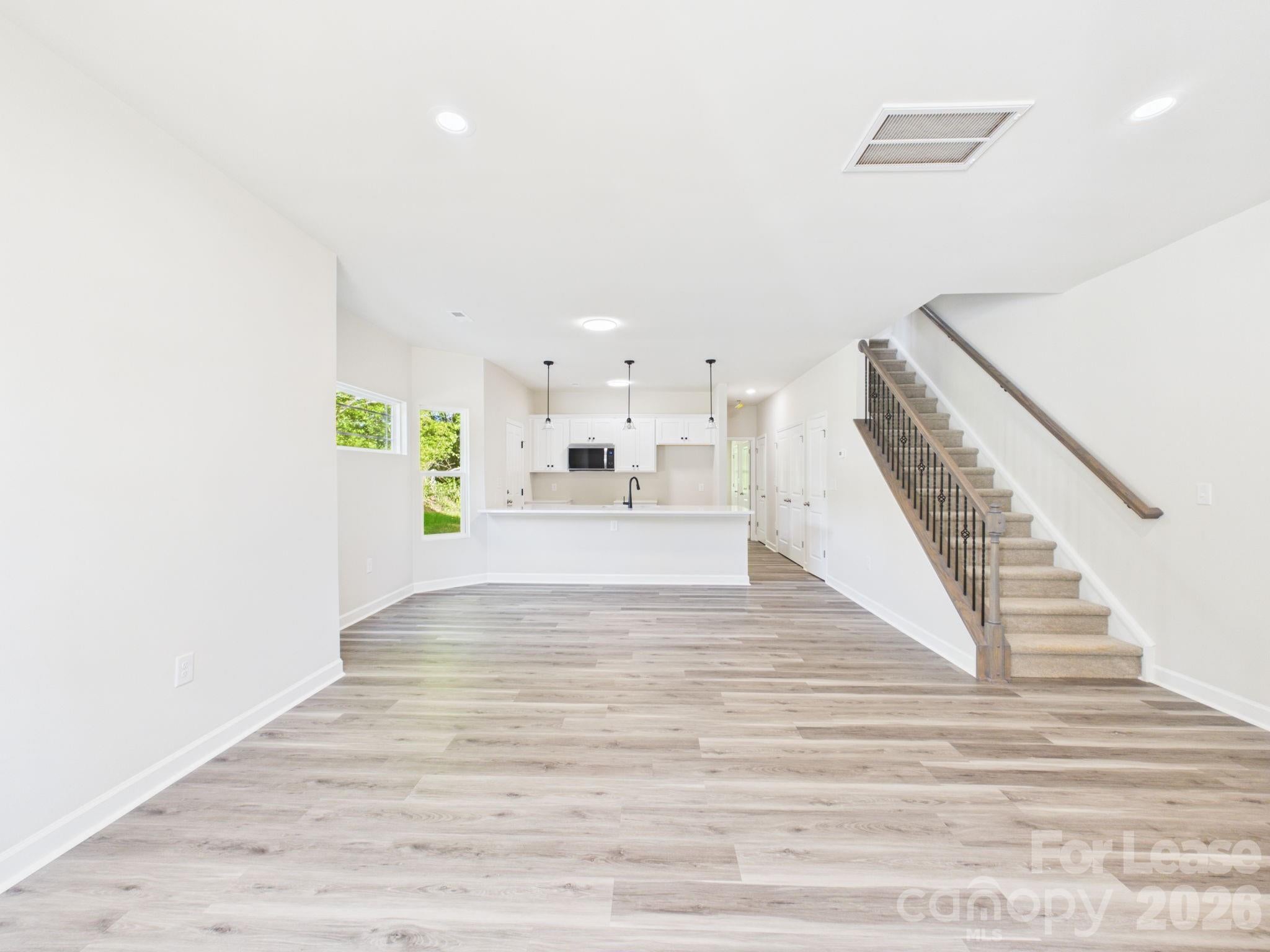 810/812 E Lincoln Street - Photo 2