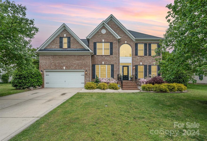Light & bright home in popular Autumn Cove! 2 story entryway allows for natural light to flood the main floor. Dedicated dining room & office greet you as you walk in. Continue through to your eat in kitchen w/granite counters, SS appliances & extra cabinet space for storage. Off the kitchen is your beautiful deck overlooking your fenced backyard perfect for entertaining or letting pets roam freely! Main floor bedroom w/full bath is great for out of town guests. Upstairs you will find your large primary bedroom w/private en-suite & large walk-in closet. 3 more bedrooms, bonus & full bath complete the home. Neighborhood offers a community pool, playground & rec area for enjoying the summer days! An award-winning Elementary school is conveniently located across from the neighborhood entrance, Middle & High Schools just a short drive away. Nearby attractions include Lake Wylie's Field Day Park, Rec/Aquatic center, public boat access to Lake Wylie, while benefiting from low SC taxes.