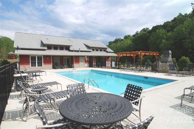 Pinebrook Farms - Residential