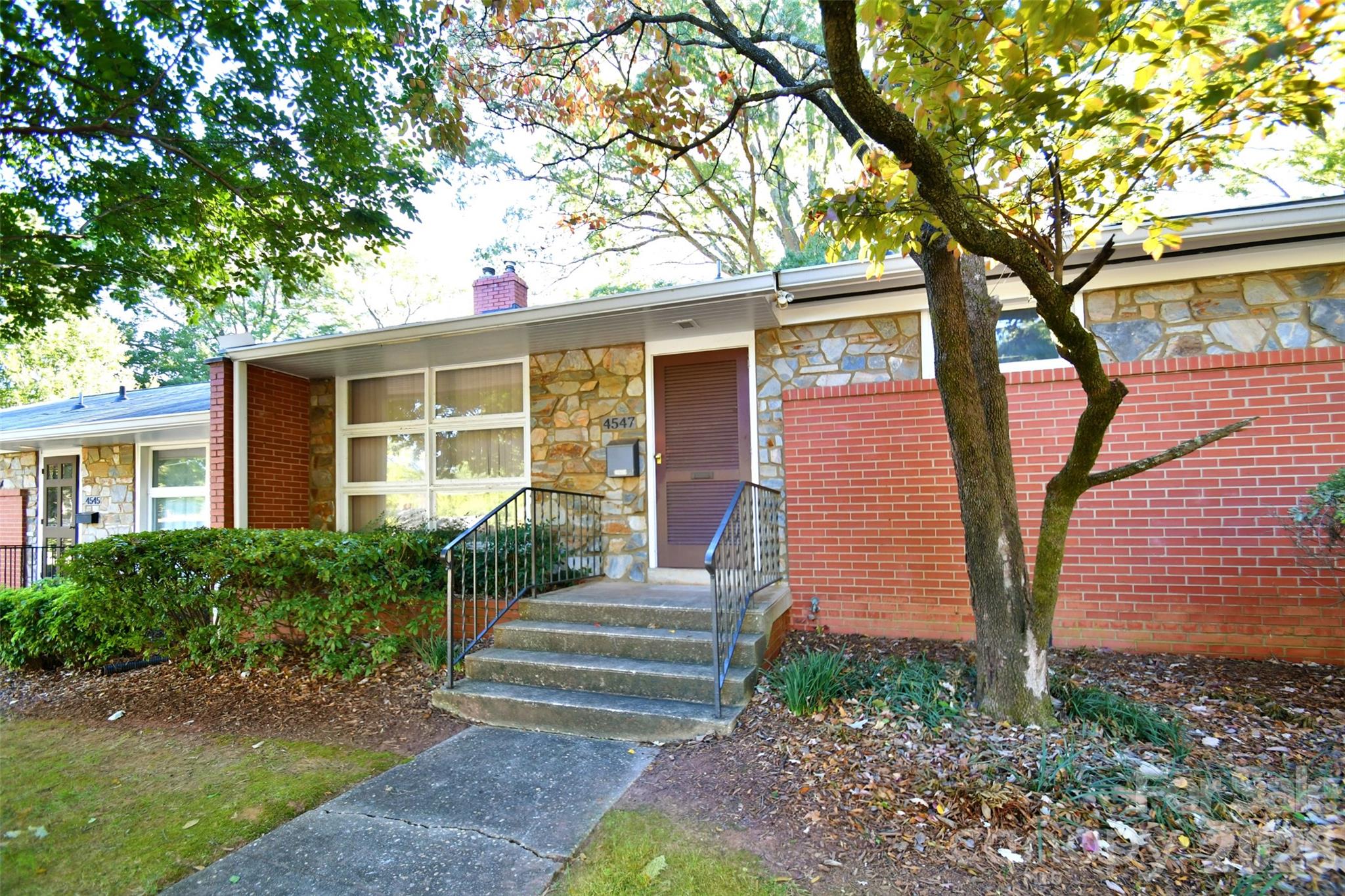 4547 Woodlark Lane