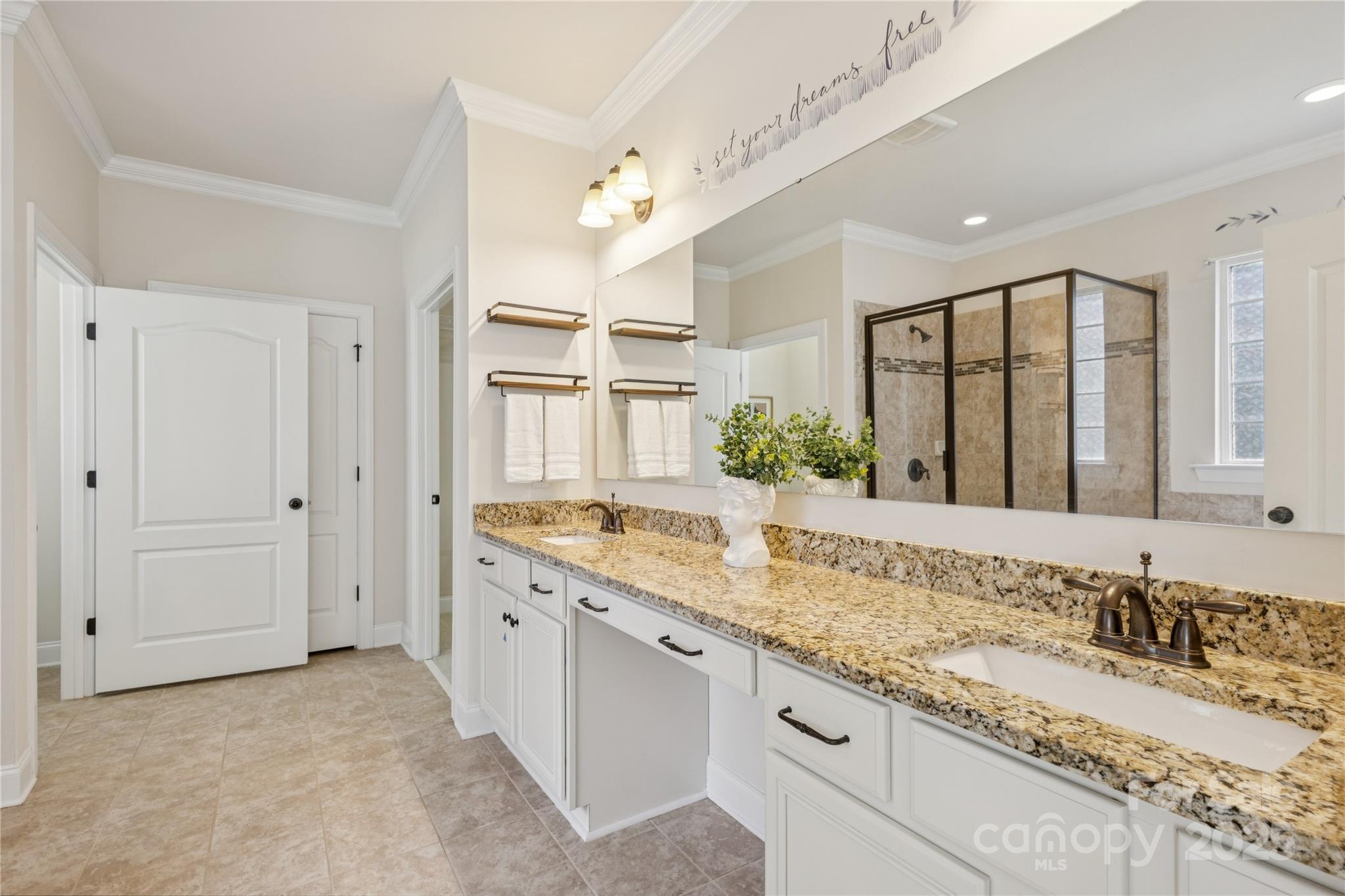 Hawks Creek - Residential