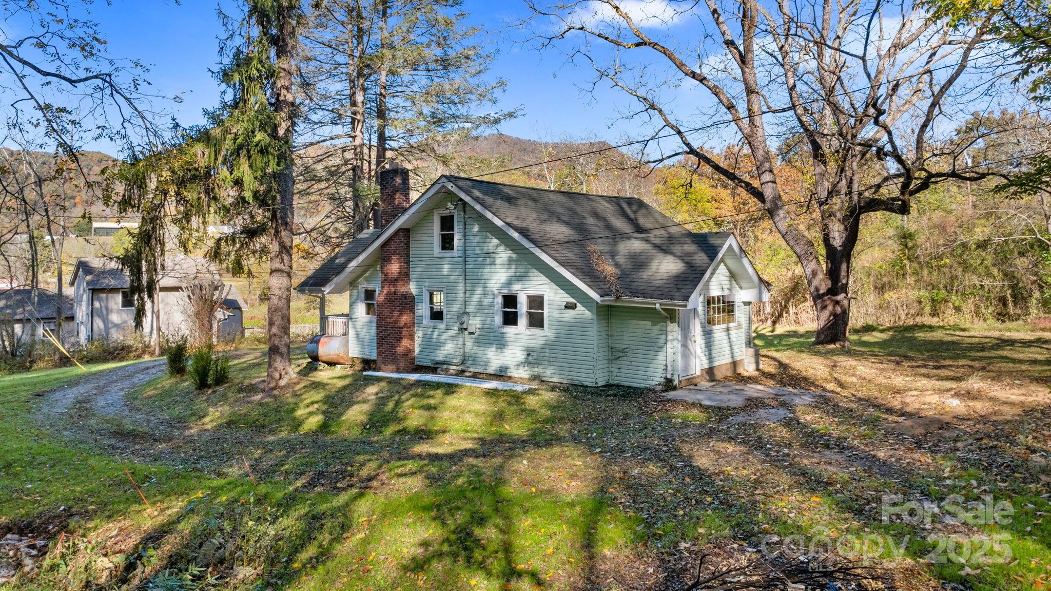 220 Mountain Springs Lane