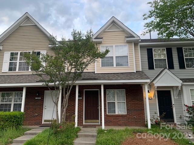 Photo 1 of 14 — 16833 Greenlawn Hills Court, Charlotte, NC 28213