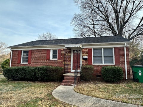 Photo of 3942 Tillman Road, Charlotte, NC 28208 (MLS # 4421348)