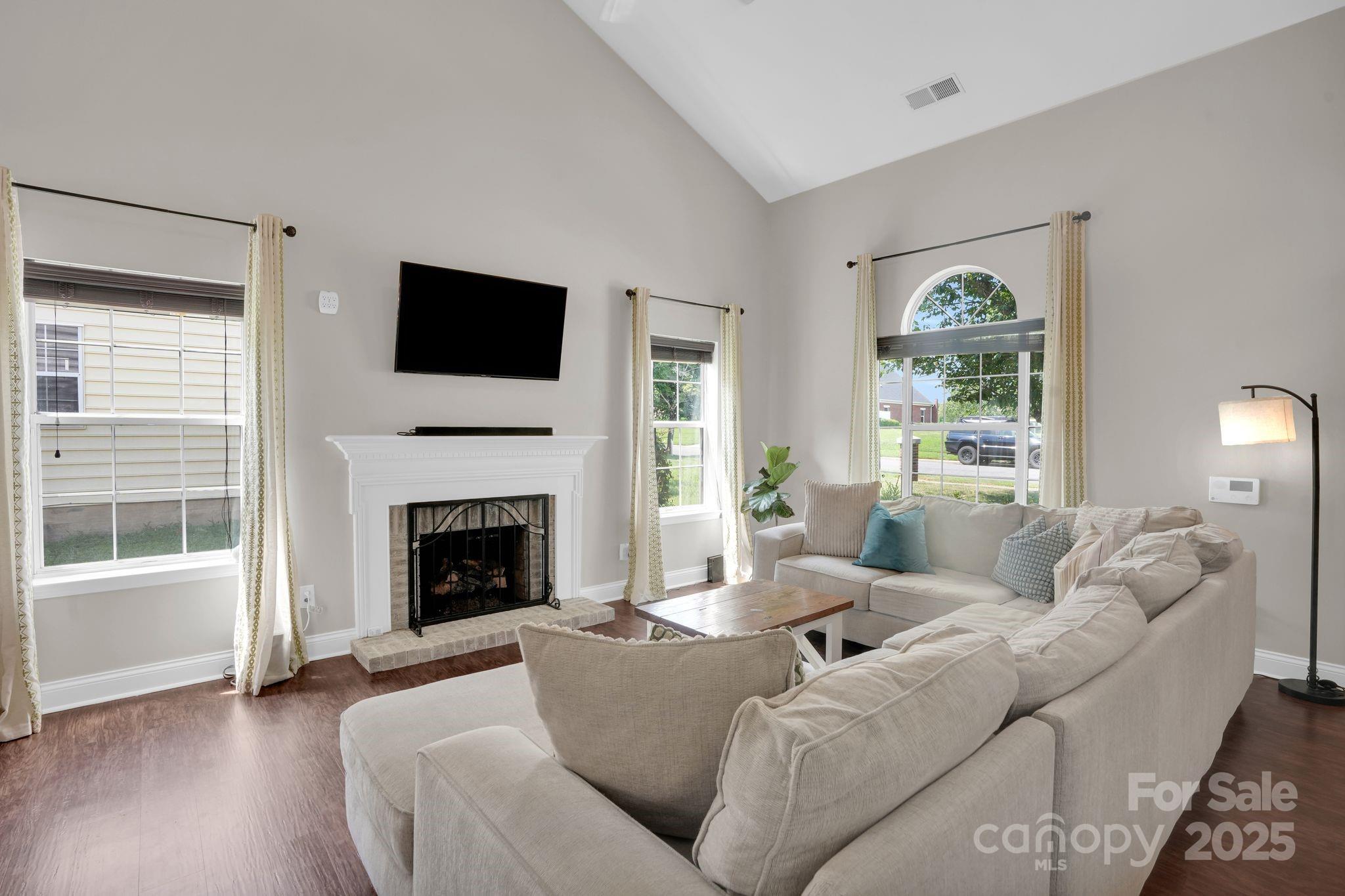 5901 Creft Circle