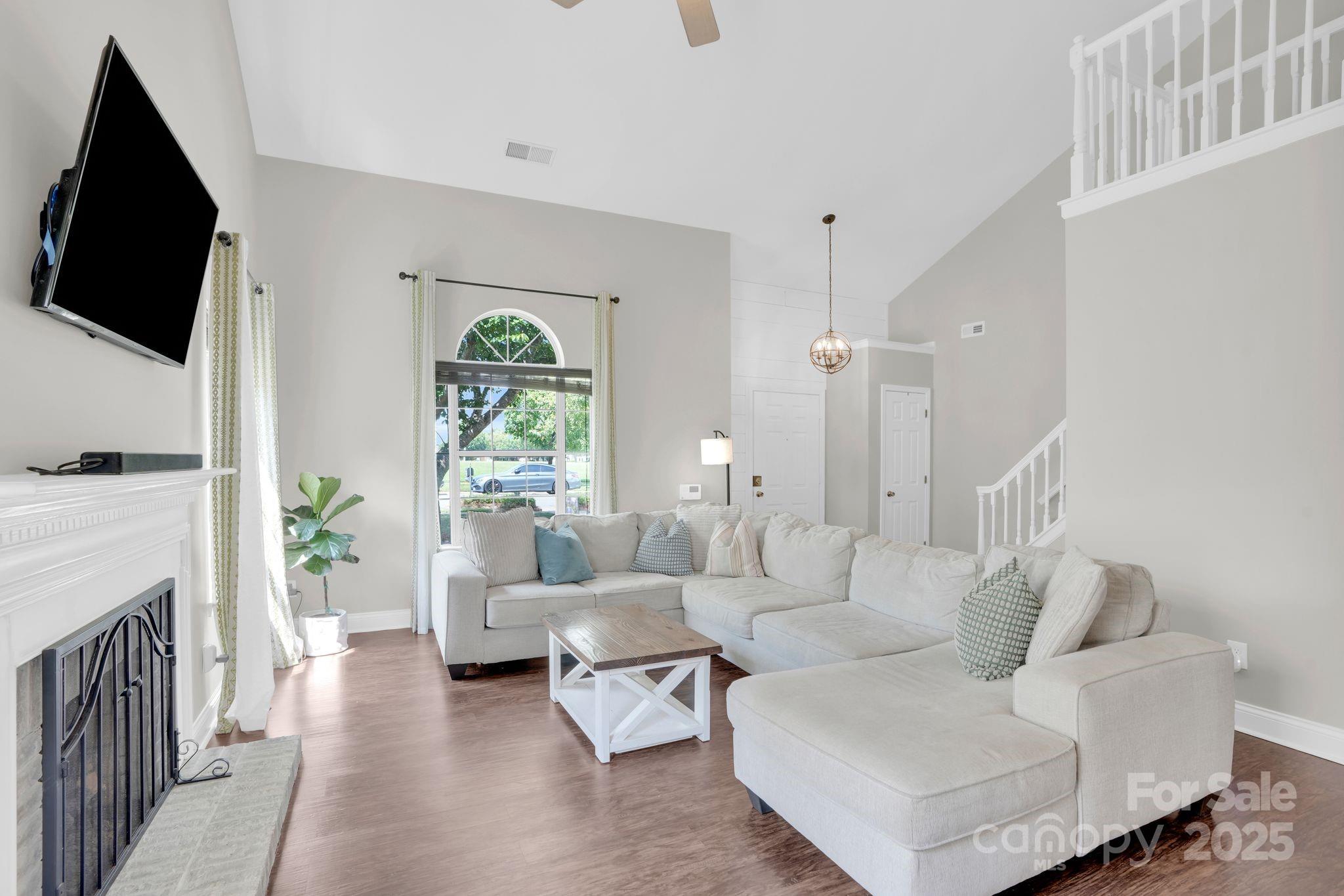 5901 Creft Circle