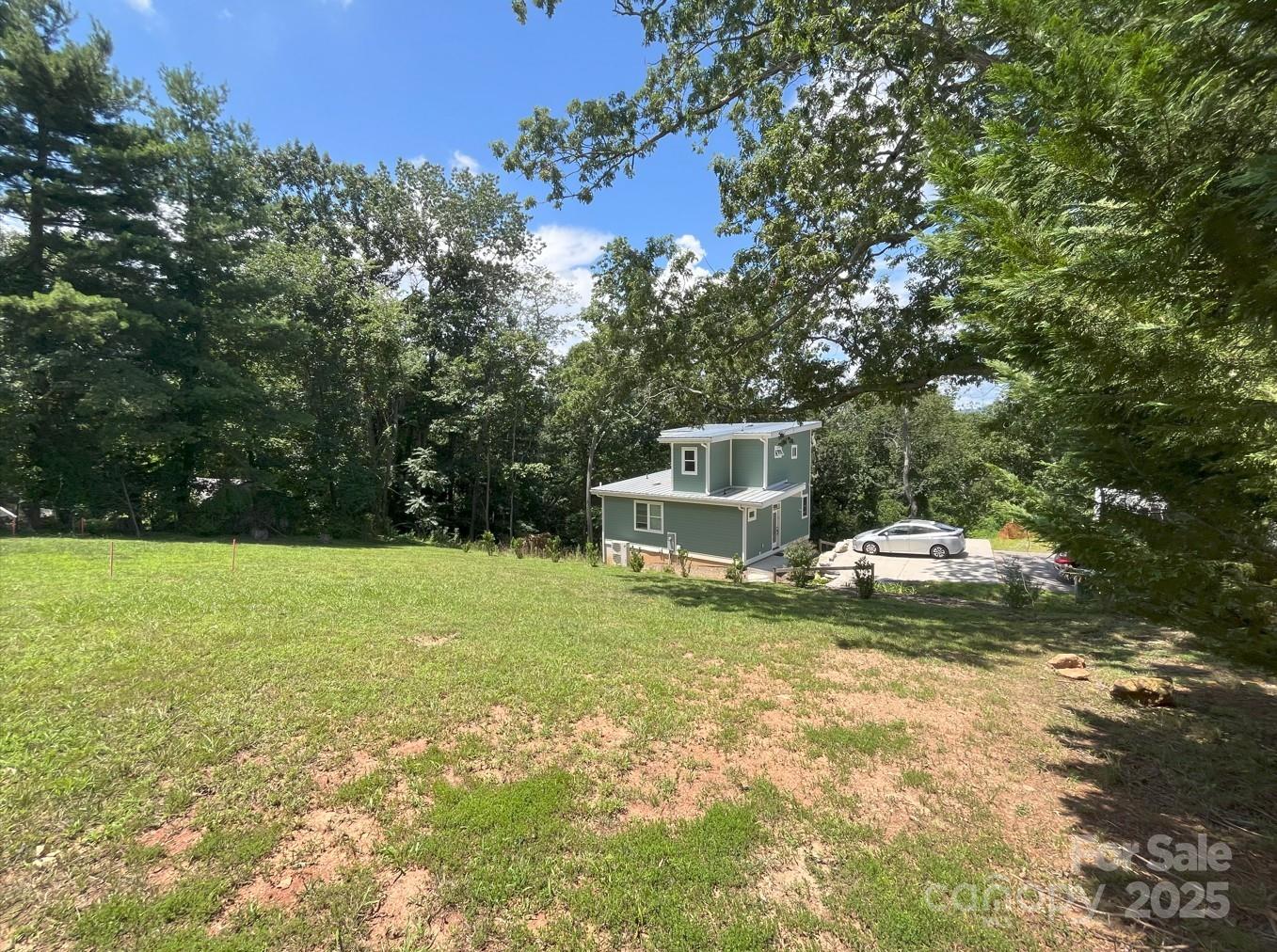 16 Mountain Song Lane