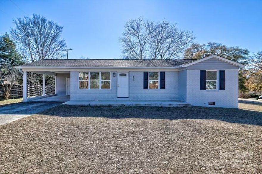 This darling 3 bedroom / 1 bath home has been gutted & remodeled, freshly painted, updated, and upgraded & is NOW on the market. It's within walking distance to Kershaw Elementary, the post office, grocery store, convenience store, and our nearby locale dentist.... actually, walking distance to about anywhere in town. All appliances new, already plumbed for W/D, HUGE YARD, that would accommodate a nice size storage unit of some kind.  PLENTY OF YARD!  Kershaw is NC's Mayberry. A Friendly, loving town that loves to 'speak', wave, & enjoy life.  We have special events in our town that make it 'special'. A town proud to be from. We welcome newcomers! What more could you ask for?  A NEW HOME, convenient, & friendly town.  Call for a wonderful, exciting, tour of our BLACKMON ST. HOME if you're in the market. Sit a spell, take a load off your feet, & enjoy the KERSHAW EFFECT!  You'll be glad you did!  FLASH.....SELLER OFFERING $2000. TOWARD CLOSING COST!