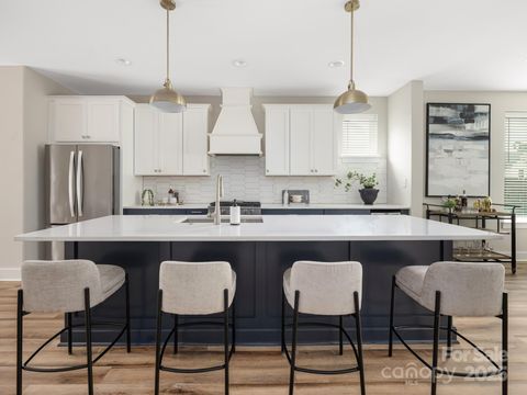 329 Coxe Avenue Charlotte NC 28208