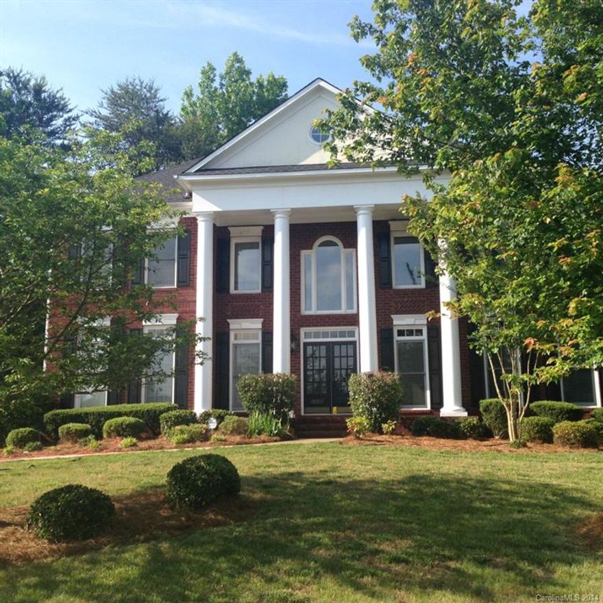 Gorgeous estate home in Bridgehampton.  Low SC taxes. New paint, new light fixtures, new carpet. Ready to move in.