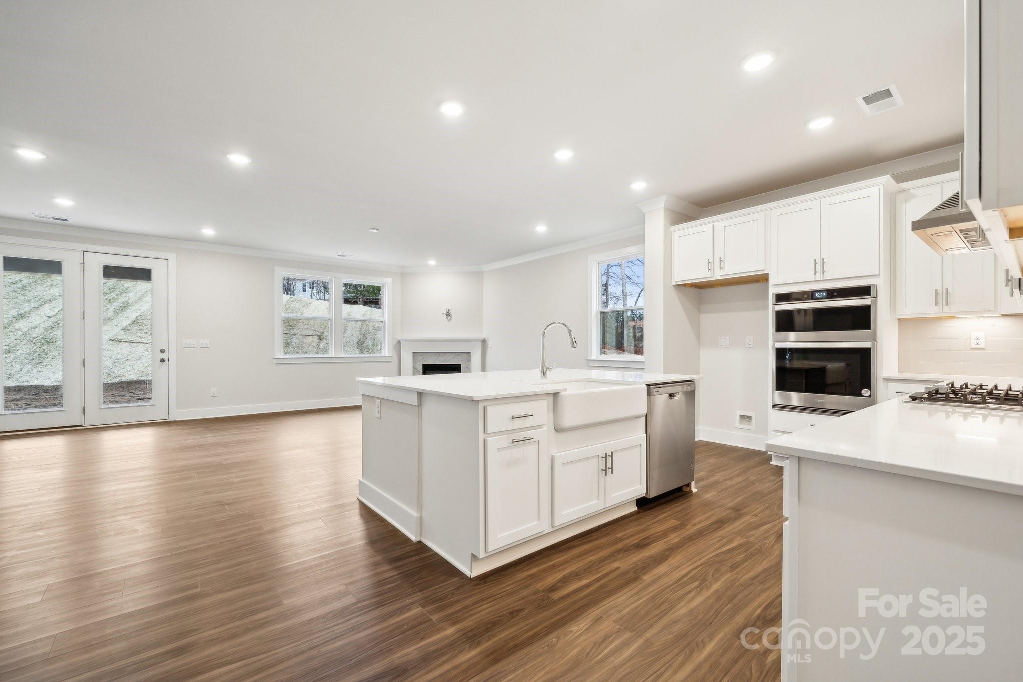 9924 Manor Vista Trail
