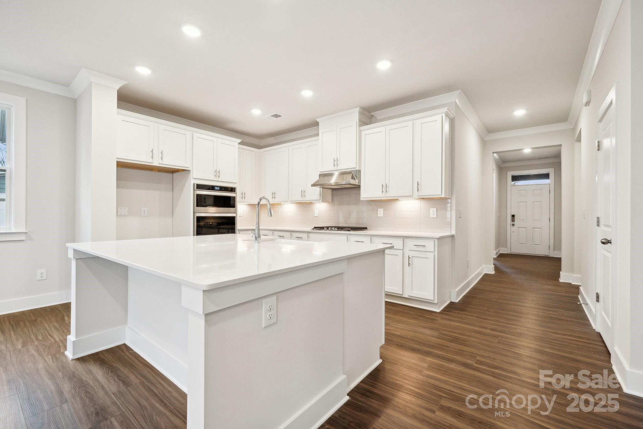 9924 Manor Vista Trail
