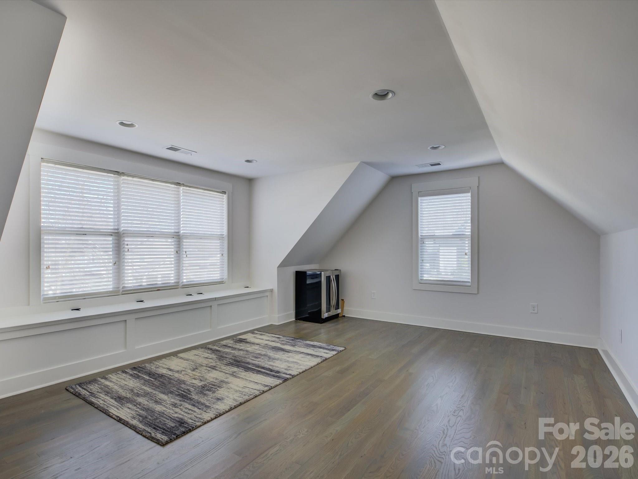 Villa Heights - Residential