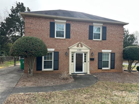 Photo of 1133 Wimbledon Road, Charlotte, NC 28209 (MLS # 4343375)