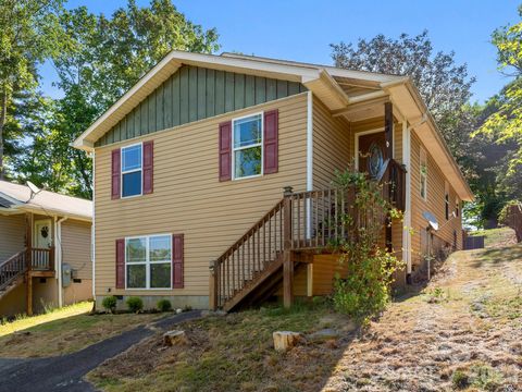 Photo of 24 Hilldale Road, Asheville, NC 28803 (MLS # 4382558)