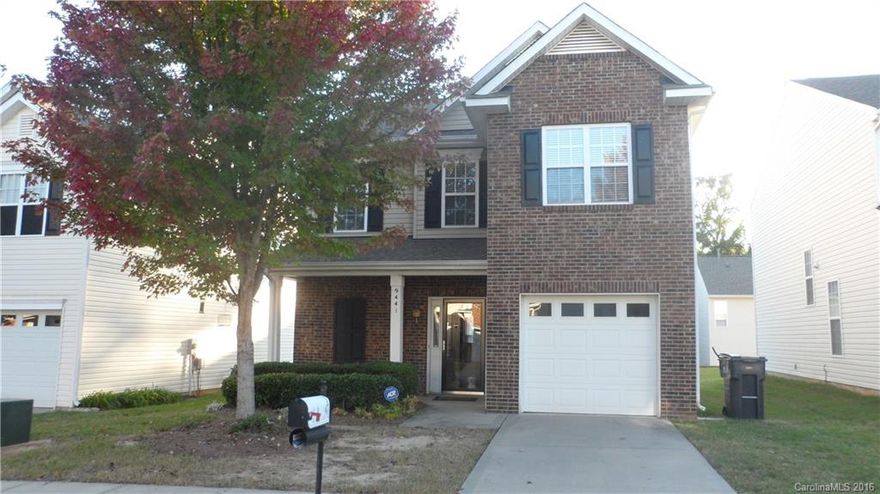 CAREFREE LIVING IN SOUTHAMPTON COMMONS. 3BR/2.5BA HOME IS IMMPECCABLE & INCLUDES LAWN MAINTENANCE! LARGE GREAT ROOM W/ FIREPLACE & WOOD FLOORS. DINING AREA W/ WOOD FLOORS AND OVERLOOKS BACKYARD.UPGRADED KITCHEN W/ GREAT CABINET SPACE, TILE BACK-SPLASH & PULL OUT SHELVING. UPGRADED NEUTRAL CARPETING UPSTAIRS. MASTER BEDROOM HAS WALK IN CLOSET. SPA BATH WITH GARDEN TUB, SEPARATE SHOWER & WC. SPACIOUS SECONDARY BEDROOMS. PATIO. WALK TO SCHOOLS. NEIGHBORHOOD POOL, PLAYGROUND, ETC.