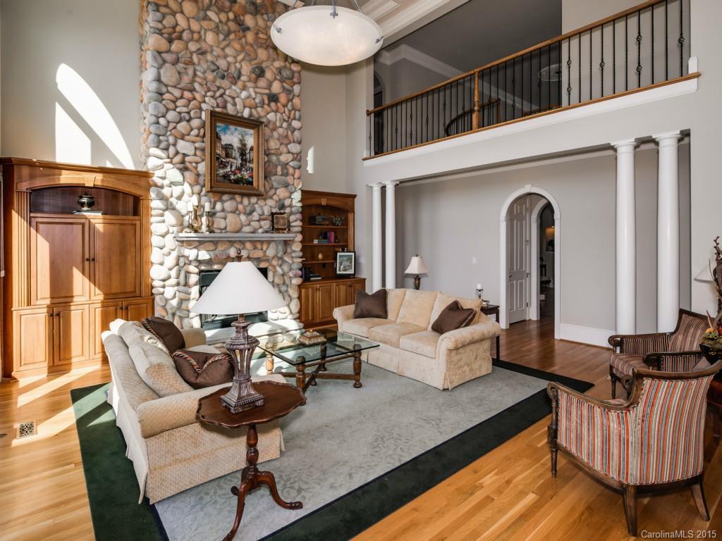 The Peninsula - Residential